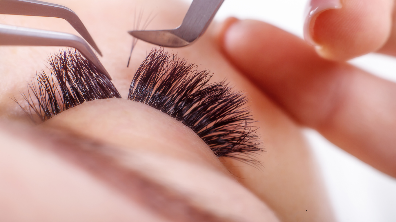 Eyelash Extension in Dehradun