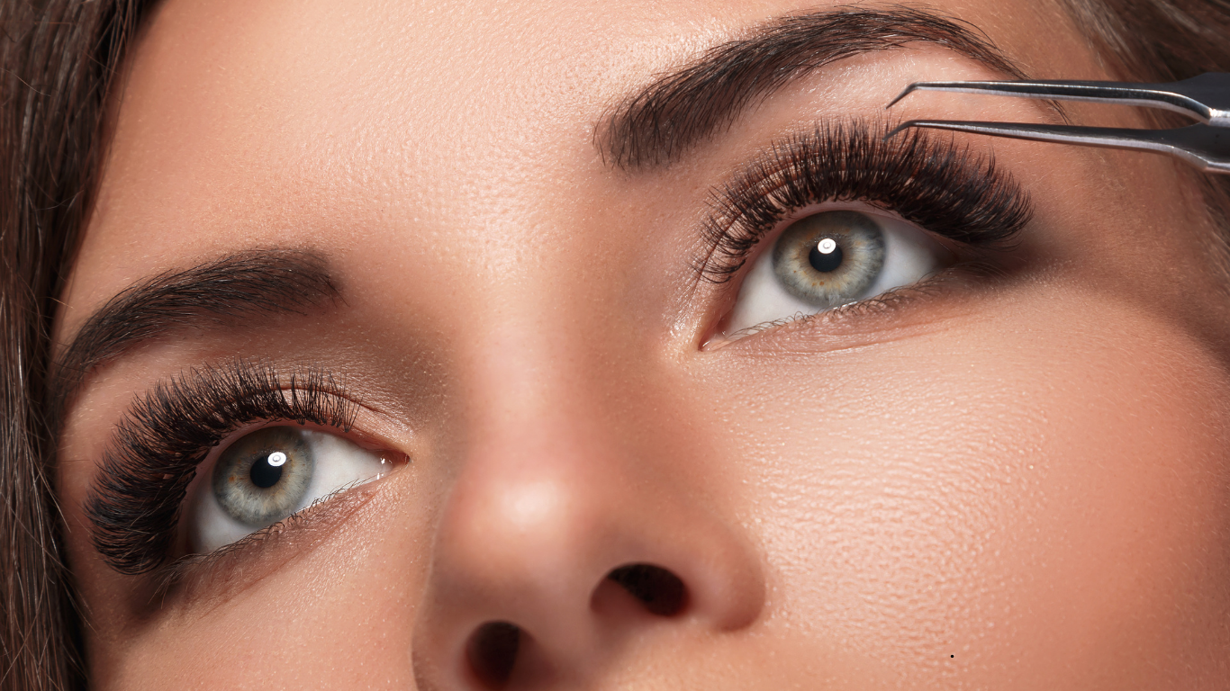 Eyelash Extension in Dehradun
