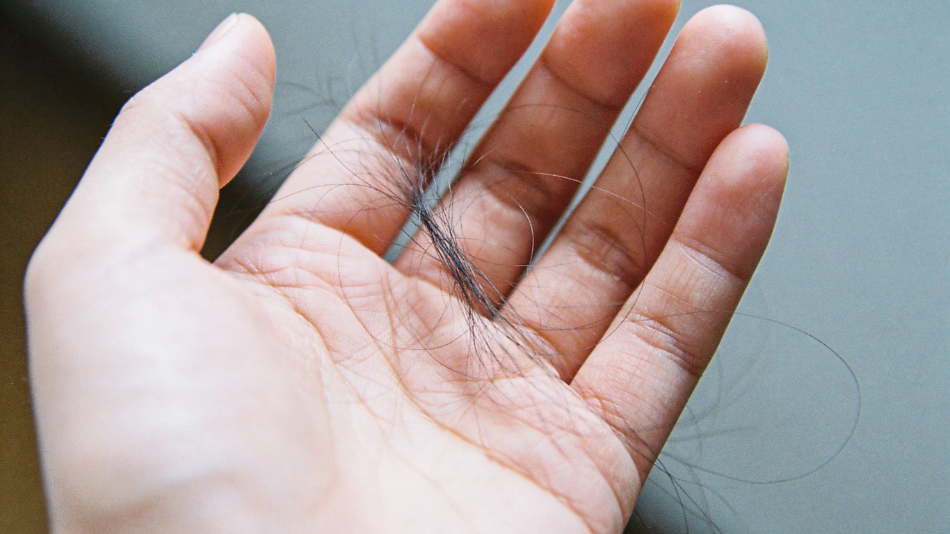 Hair repair therapy for dry and brittle hair